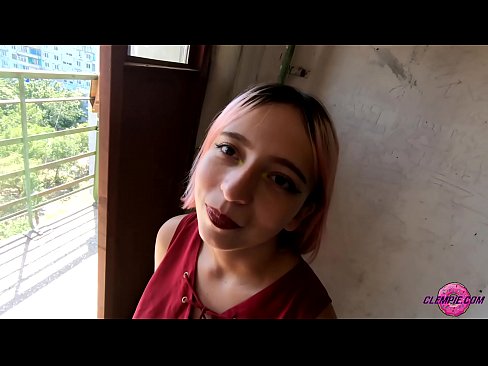 ❤️ Studentin saugt einen Fremden im Outback - Sperma auf seinem Gesicht ☑ Just porn bei uns